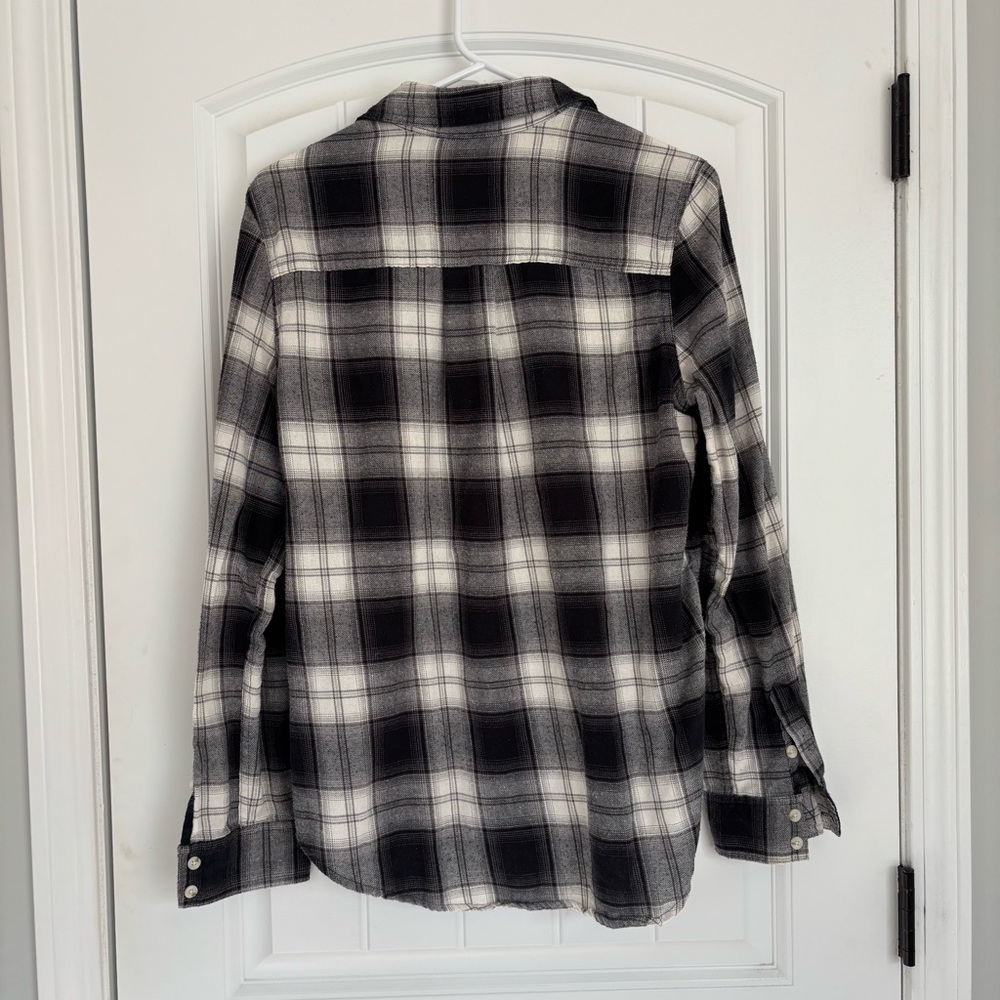 Mossimo Women’s Black and White Plaid Button-Up Shirt Size Large - Picture 6 of 6